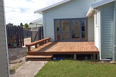 Photo of property in 102 Peel Street, Westport, 7825