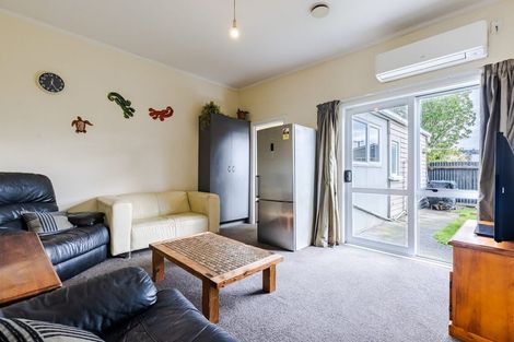 Photo of property in 32 Bathgate Street, South Dunedin, Dunedin, 9012