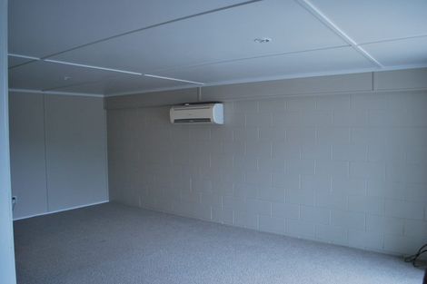 Photo of property in 5 Beaudine Avenue, Glenfield, Auckland, 0629
