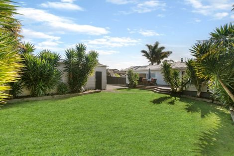 Photo of property in 4 Katrina Place, Massey, Auckland, 0614