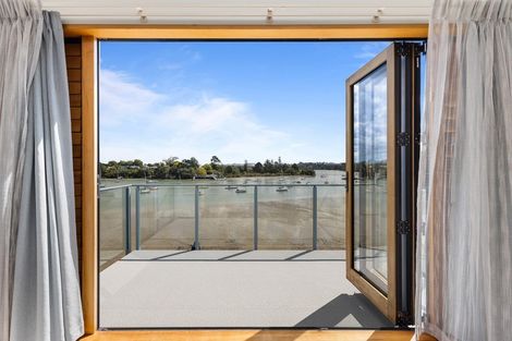 Photo of property in 15 Rahui Road, Greenhithe, Auckland, 0632