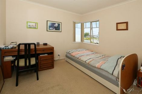Photo of property in 10 Hillwell Drive, Henderson, Auckland, 0612