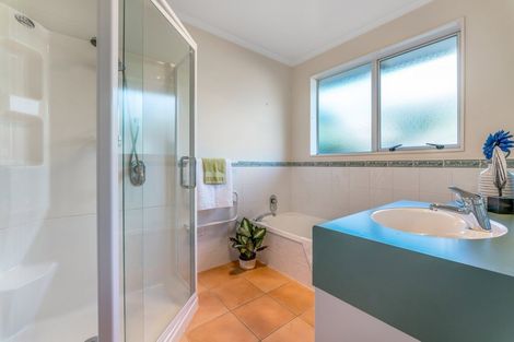 Photo of property in 211 Kilkenny Drive, East Tamaki Heights, Auckland, 2016
