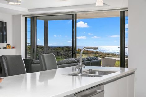 Photo of property in 9/48 Marine Parade, Mount Maunganui, 3116