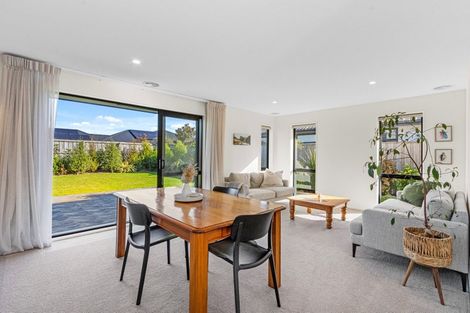 Photo of property in 194 Faringdon Boulevard, Rolleston, 7615