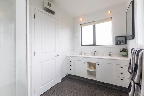 Photo of property in 10 Hadlow Place, Burnside, Christchurch, 8041