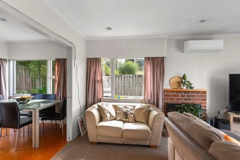 Photo of property in 1/5 Camelot Place, Glenfield, Auckland, 0629
