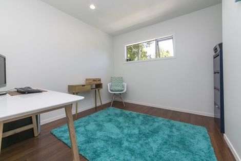 Photo of property in 56 Hollywood Avenue, Titirangi, Auckland, 0604