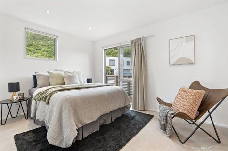 Photo of property in 65 Saddleback Grove, Karori, Wellington, 6012