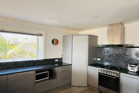 Photo of property in 21 Bleakhouse Road, Howick, Auckland, 2014