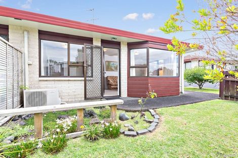Photo of property in 2/54 Nikau Street, New Lynn, Auckland, 0600