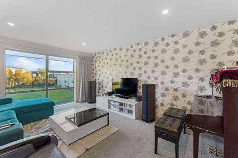 Photo of property in 10 Kilkivan Lane, Broomfield, Christchurch, 8042