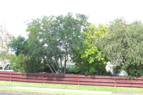 Photo of property in 60 Priestley Drive, Bucklands Beach, Auckland, 2014