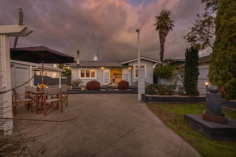 Photo of property in 143 Featherston Street, Palmerston North, 4410