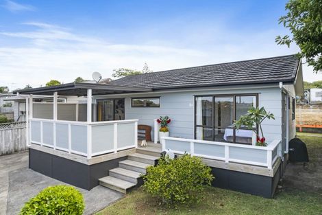 Photo of property in 2/9 Lancaster Road, Beach Haven, Auckland, 0626