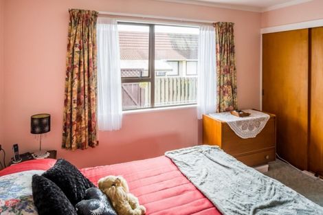 Photo of property in 9 Parkinson Close, Whitby, Porirua, 5024