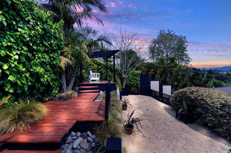 Photo of property in 11 Rangeview Road, Sunnyvale, Auckland, 0612