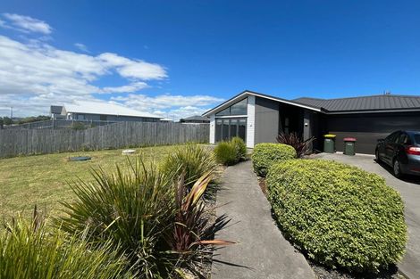 Photo of property in 9 Wheriko Avenue, Glenbrook, Waiuku, 2681