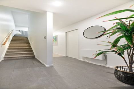 Photo of property in 76g Edmonton Road, Henderson, Auckland, 0612