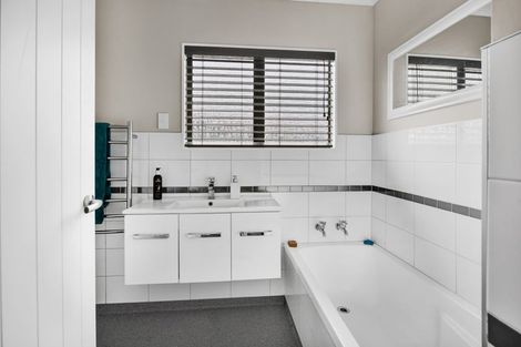 Photo of property in 1/4 Naumai Place, Spotswood, New Plymouth, 4310