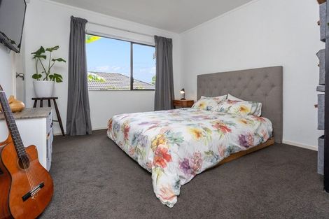 Photo of property in 1/92 Kervil Avenue, Te Atatu Peninsula, Auckland, 0610