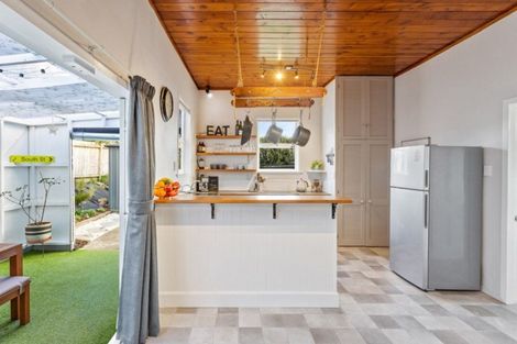 Photo of property in 1 Karaka Street, Helensville, 0800