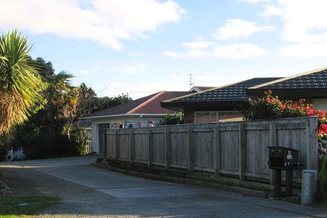 Photo of property in 8a Fleetwood Grove, Waikanae, 5036