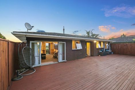 Photo of property in 26 Donovan Avenue, Massey, Auckland, 0614