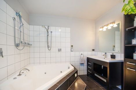 Photo of property in 12 Liberty Grove, Kelvin Grove, Palmerston North, 4414