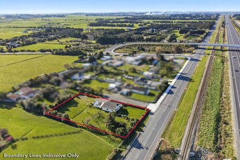 Photo of property in 931 State Highway 1, Te Horo, Otaki, 5581