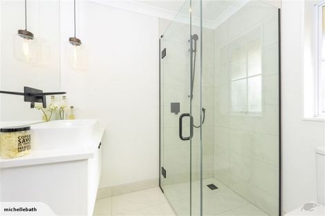 Photo of property in 14 Gala Place, Henderson, Auckland, 0612