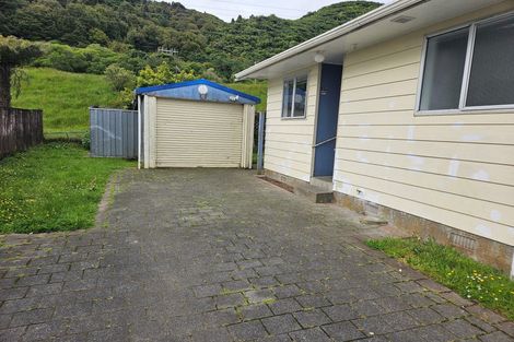 Photo of property in 51f1- Hartford Crescent, Totara Park, Upper Hutt, 5018