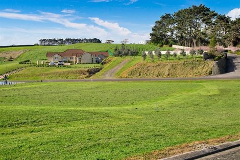 Photo of property in 1 Larlin Heights, Hawera, 4675