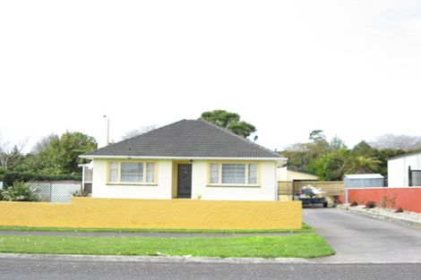 Photo of property in 9 Pukatea Street, Inglewood, 4330