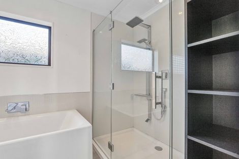 Photo of property in 66 Karina Road, Merrilands, New Plymouth, 4312