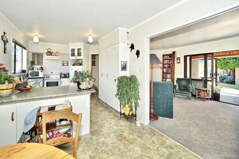 Photo of property in 2 Randell Place, Te Puke, 3119