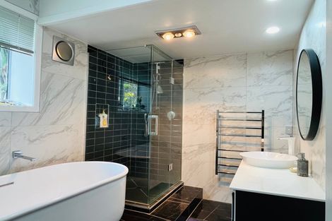 Photo of property in 21 Bleakhouse Road, Howick, Auckland, 2014