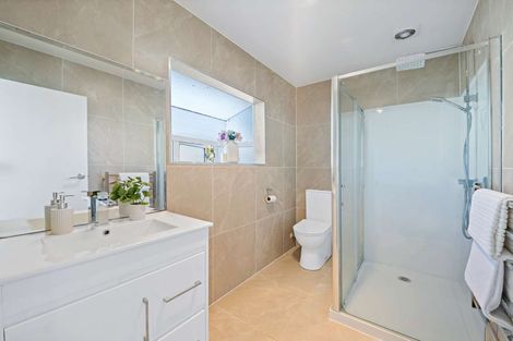 Photo of property in 2/52 Cherry Road, Bucklands Beach, Auckland, 2014