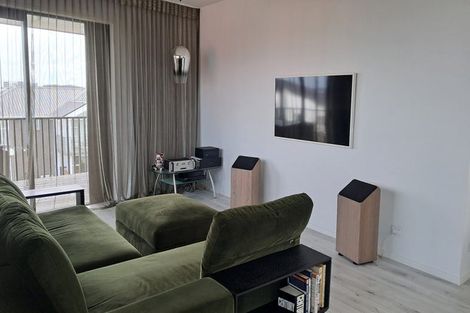 Photo of property in 4/85 Bomb Point Drive, Hobsonville, Auckland, 0616