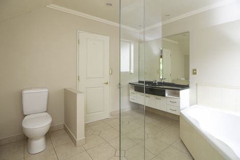 Photo of property in 4 Pastoral Lane, Hokowhitu, Palmerston North, 4410