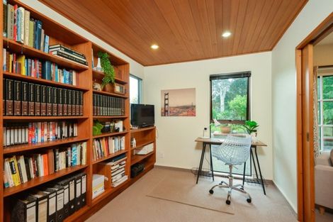 Photo of property in 23 Homewood Avenue, Karori, Wellington, 6012