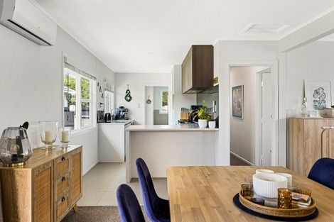 Photo of property in 27 Roby Street, Te Atatu Peninsula, Auckland, 0610