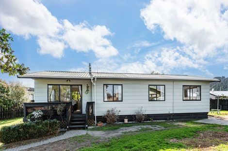 Photo of property in 14 Pukeko Street, Paraparaumu, 5032