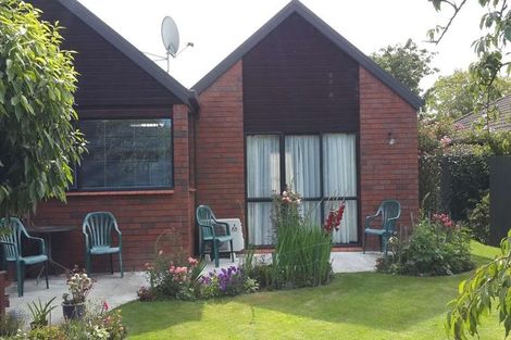 Photo of property in 3 Broadfell Avenue, Avonhead, Christchurch, 8042