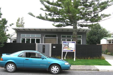Photo of property in 1/3 Seine Road, Forrest Hill, Auckland, 0620