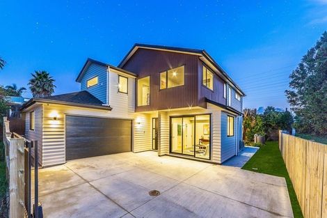 Photo of property in 27a Royal View Road, Te Atatu South, Auckland, 0610