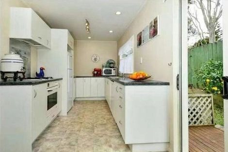 Photo of property in 10 Granville Drive, Massey, Auckland, 0614