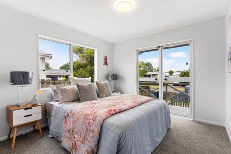 Photo of property in 3 Imperial Place, Henderson, Auckland, 0612