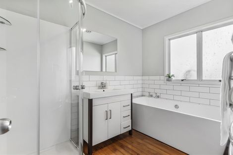 Photo of property in 206 Don Buck Road, Massey, Auckland, 0614