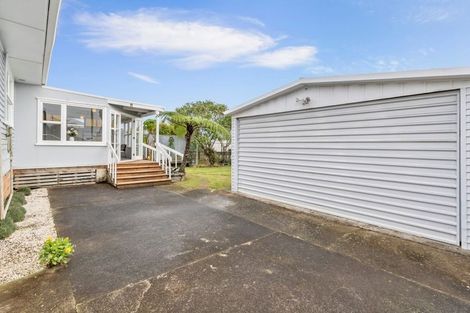 Photo of property in 13 Mickle Street, Te Atatu South, Auckland, 0610